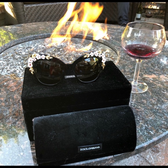 Dolce & Gabbana Singlasses - Picture 5 of 5